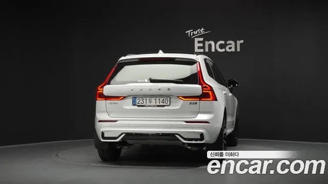 Вольво XC60 — Фото автомобиля 3