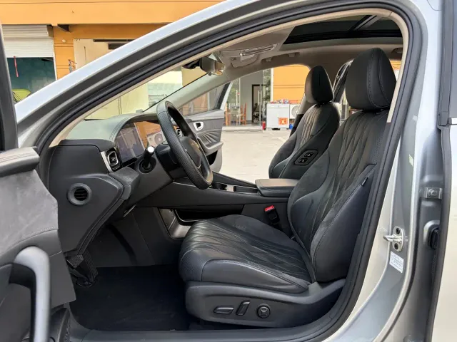 Roewe D7 — Фото автомобиля 5