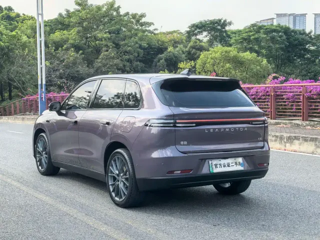 Leapmotor C10 — Фото автомобиля 18