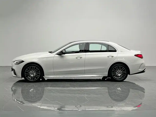 Mercedes-Benz C-Class — Фото автомобиля 3