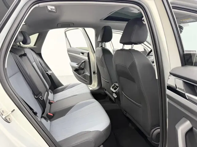 Volkswagen Lavida — Фото автомобиля 9