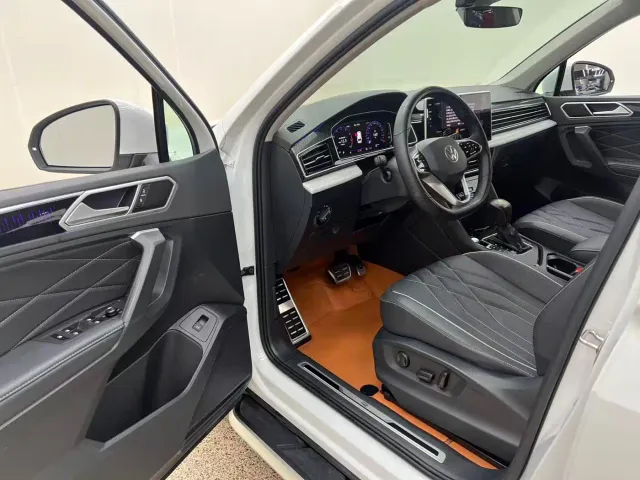 Volkswagen Tiguan L — Фото автомобиля 30