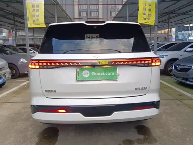 Dongfeng eπ 008 — Фото автомобиля 5