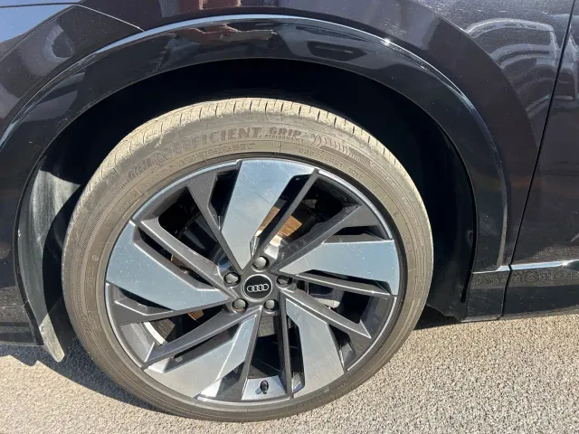 Audi Q5 e-tron — Фото автомобиля 21