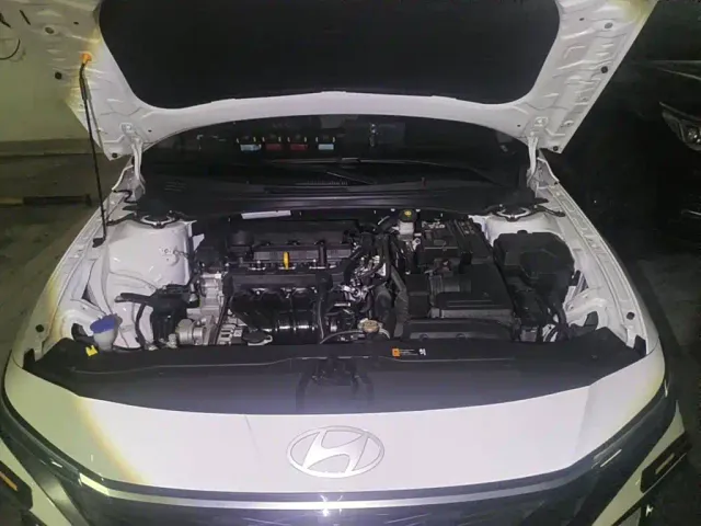 Hyundai Elantra — Фото автомобиля 3