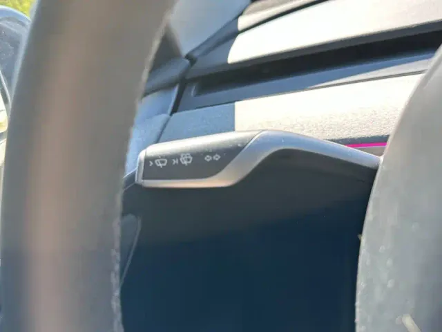 Tesla Model Y — Фото автомобиля 22