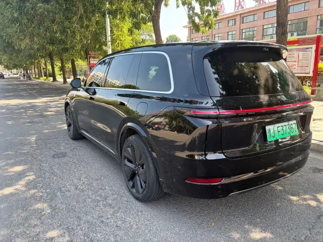 Li Auto L9 — Фото автомобиля 7