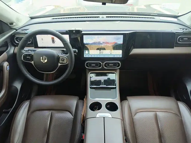Leapmotor C11 — Фото автомобиля 12