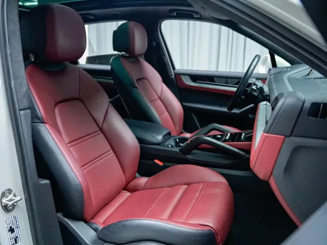 Porsche Cayenne — Фото автомобиля 13
