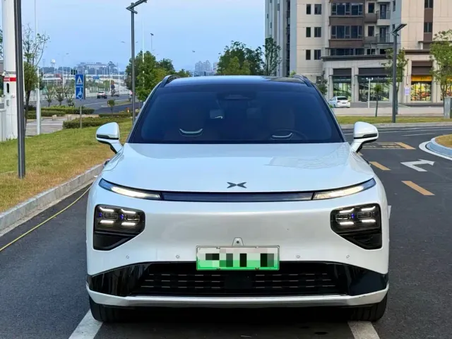 Xpeng G9 — Фото автомобиля 2