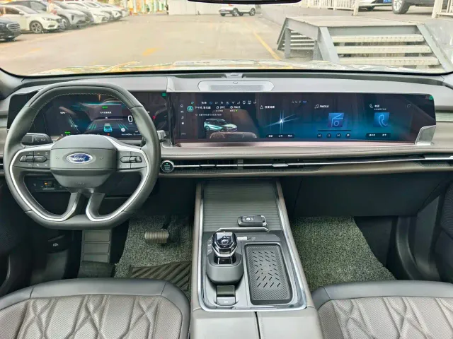 Ford Edge — Фото автомобиля 13