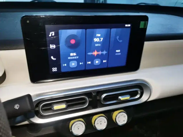 Wuling Hongguang Mini EV — Фото автомобиля 12