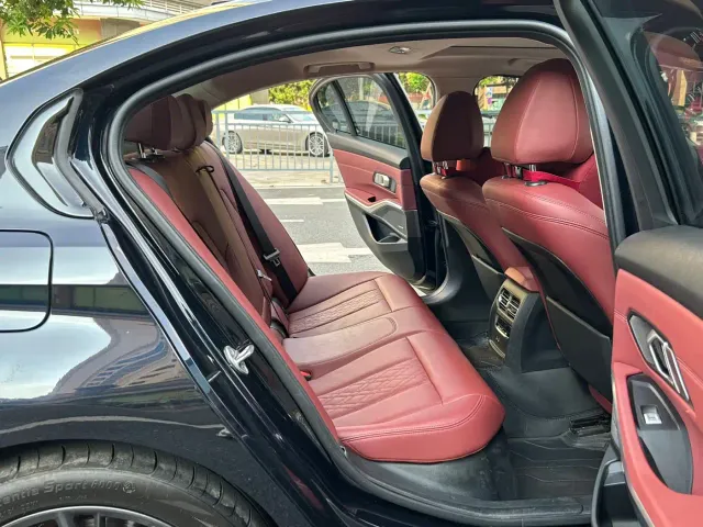 BMW 3 Series — Фото автомобиля 10