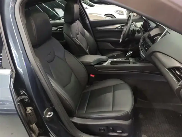 Cadillac CT5 — Фото автомобиля 24