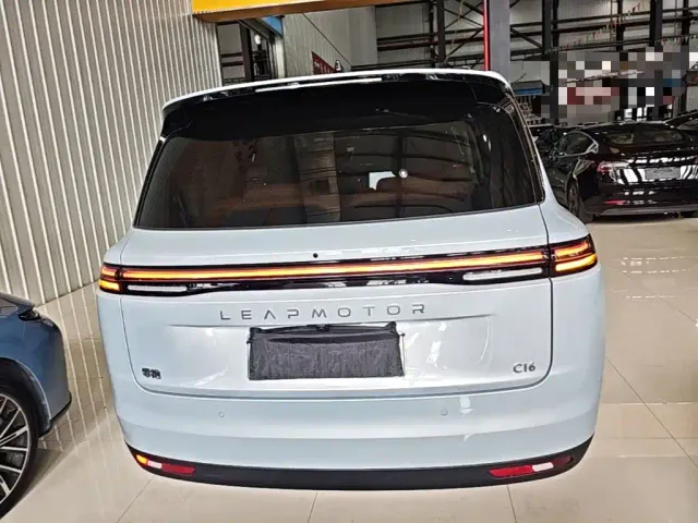 Leapmotor C16 — Фото автомобиля 3