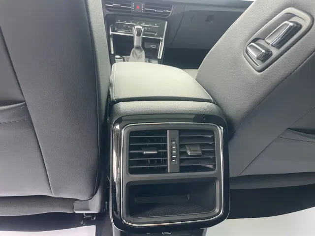 Volkswagen Passat — Фото автомобиля 11