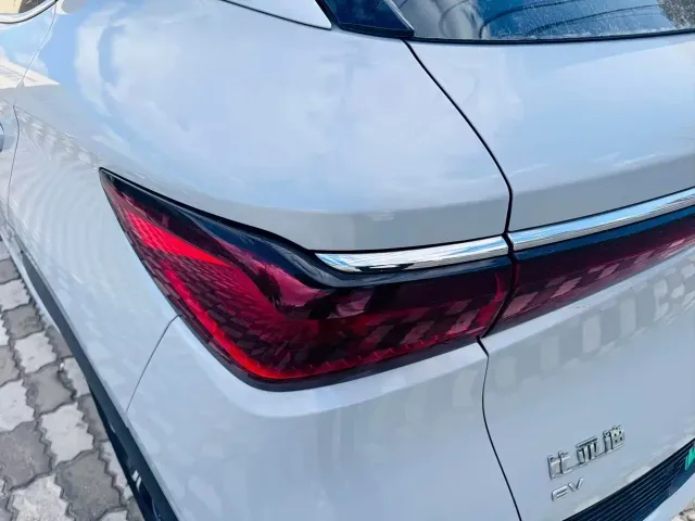 BYD Yuan PLUS — Фото автомобиля 9