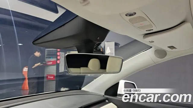 Tesla Model Y — Фото автомобиля 25
