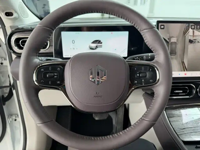 Leapmotor C11 — Фото автомобиля 13