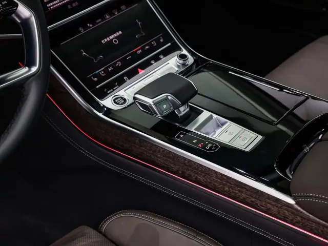 Audi A8 — Фото автомобиля 20