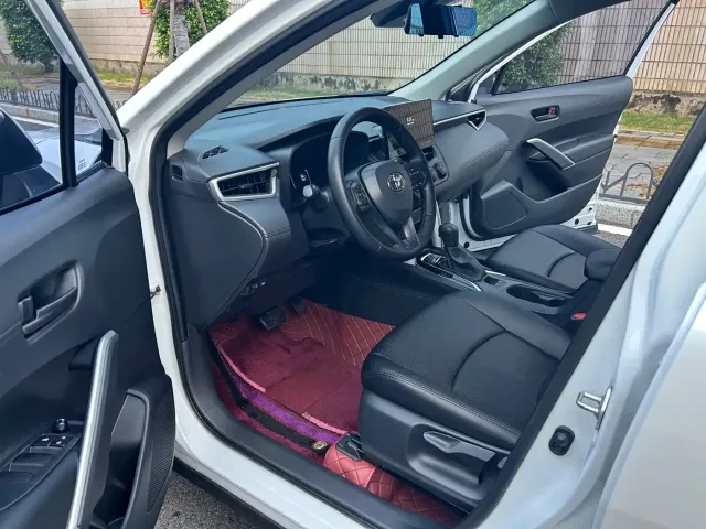 Toyota Corolla Cross — Фото автомобиля 4