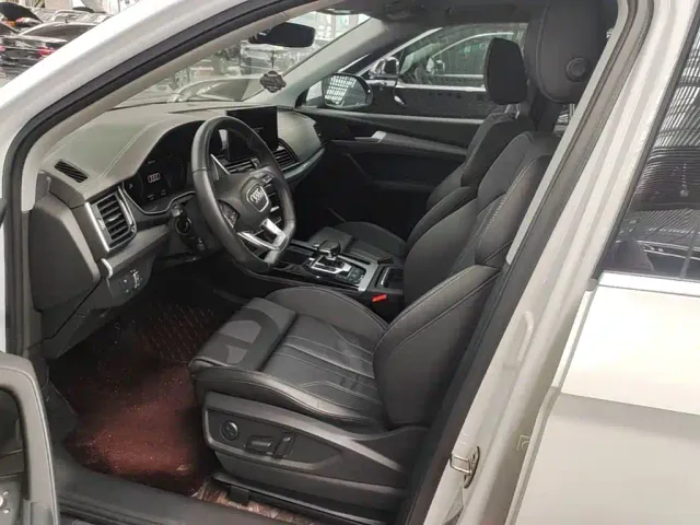 Audi Q5L — Фото автомобиля 14