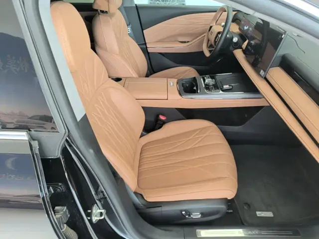 Geely Galaxy Xingyao 8 — Фото автомобиля 24