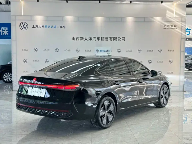 Volkswagen Passat — Фото автомобиля 11