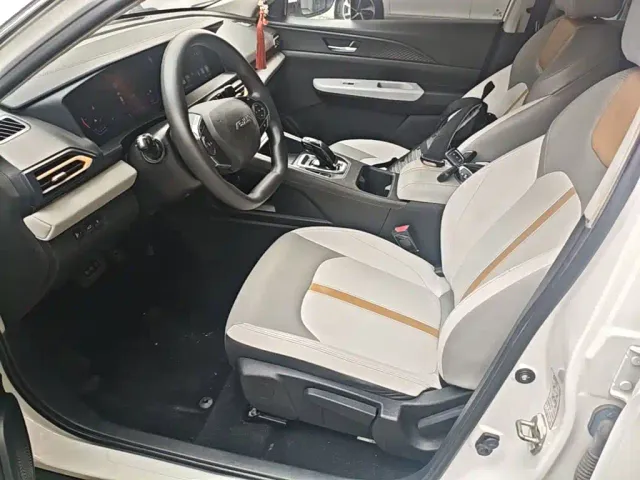 Dongfeng Fengshen E70 — Фото автомобиля 14