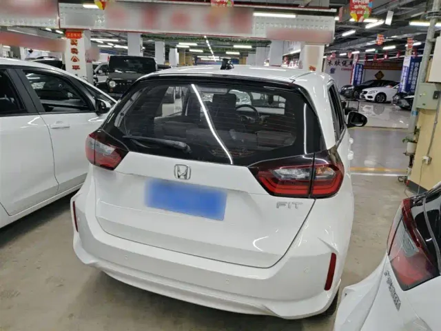 Honda Fit — Фото автомобиля 6