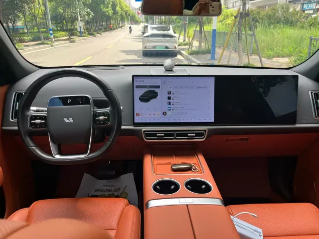 Li Auto L7 — Фото автомобиля 8