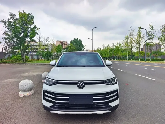 Volkswagen Tharu 2025 Model Rising Star 1.5L Advance Edition — Фото автомобиля 2