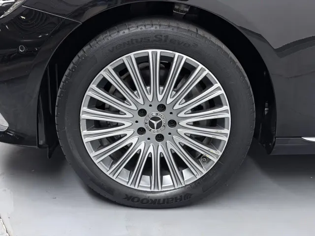 Mercedes-Benz E-Class — Фото автомобиля 12