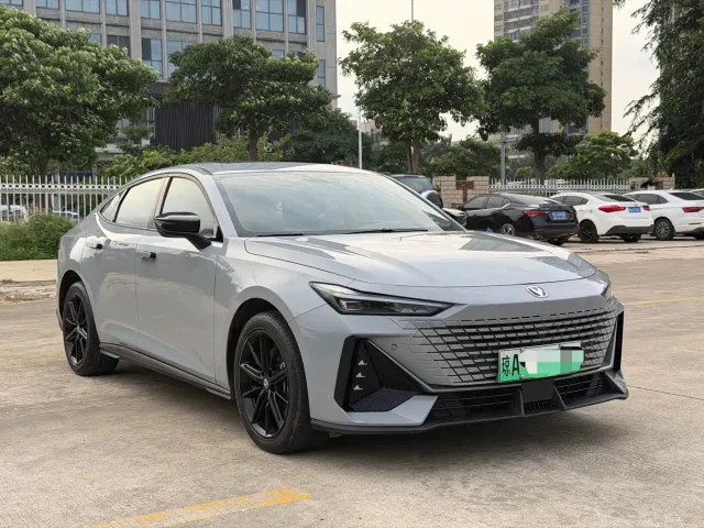 Changan UNI-V — Фото автомобиля 3