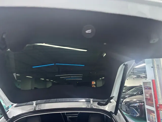 Tesla Model Y — Фото автомобиля 13