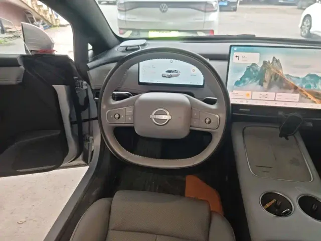 Nissan N7 — Фото автомобиля 10