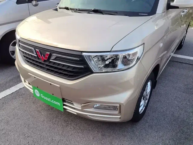 Wuling Hongguang V — Фото автомобиля 23