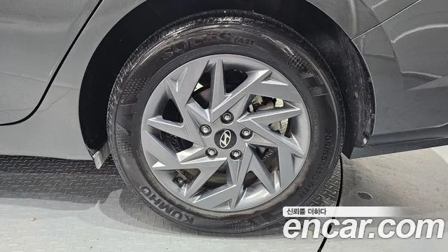 Hyundai AVANTE Новый Avante (CN7) — Фото автомобиля 21