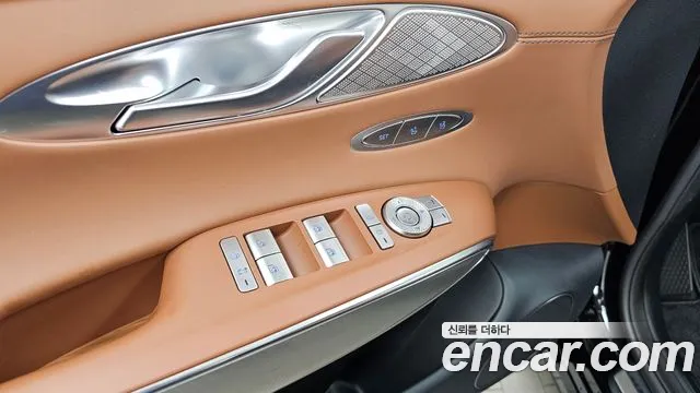 Genesis GV70 — Фото автомобиля 29