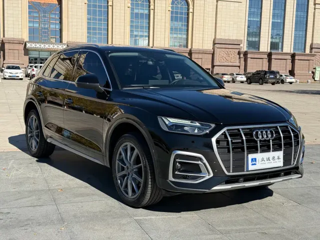 Audi Q5L — Фото автомобиля 2