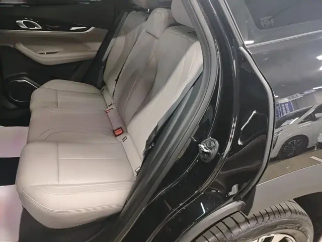 Geely Boyue L — Фото автомобиля 16