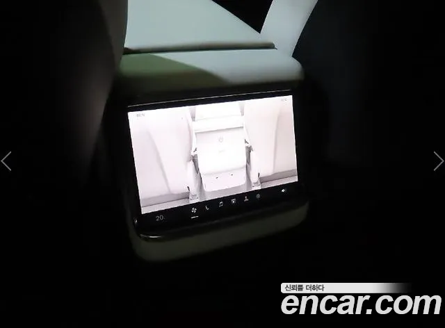 Tesla Model X — Фото автомобиля 14