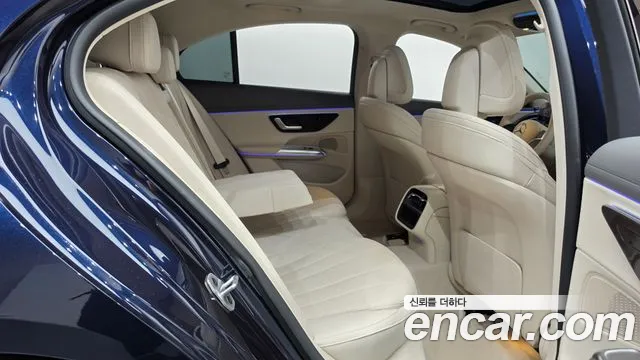 Mercedes-Benz E-Class — Фото автомобиля 9