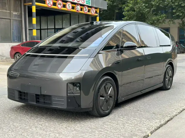 Фотография автомобиля — Li Auto MEGA