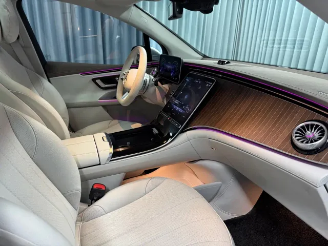 Mercedes-Benz EQE SUV — Фото автомобиля 4