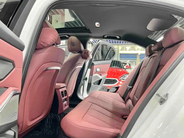 BMW 3 Series — Фото автомобиля 5