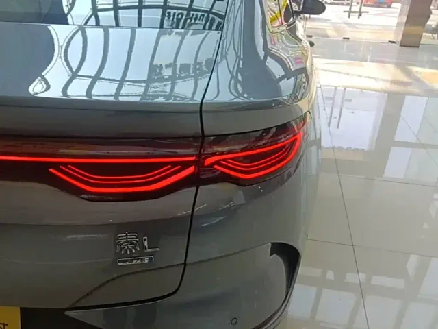 BYD Qin L — Фото автомобиля 7