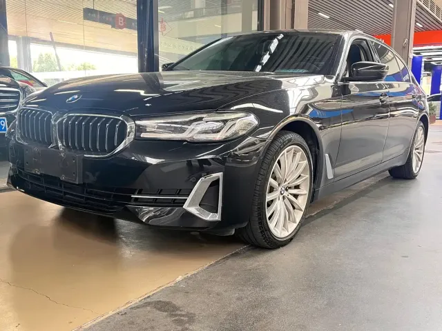 Фотография автомобиля — BMW 5 Series