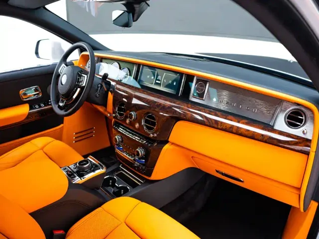 Rolls-Royce Phantom — Фото автомобиля 20