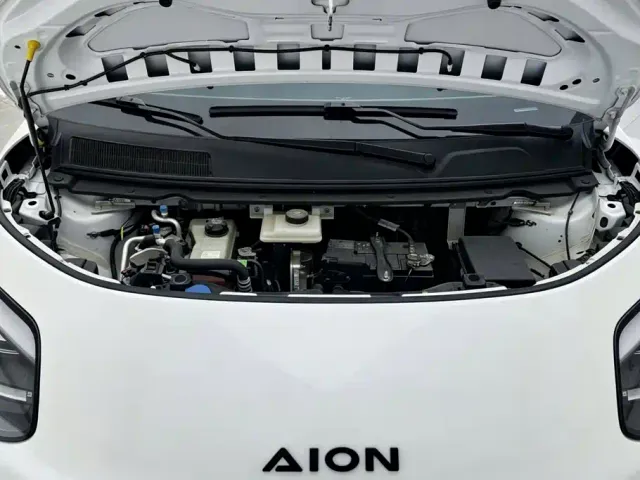 GAC Aion UT — Фото автомобиля 10